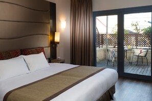Superior Room with Balcony | Minibar, in-room safe, desk, soundproofing - Leonardo Jerusalem (Jerusalem)