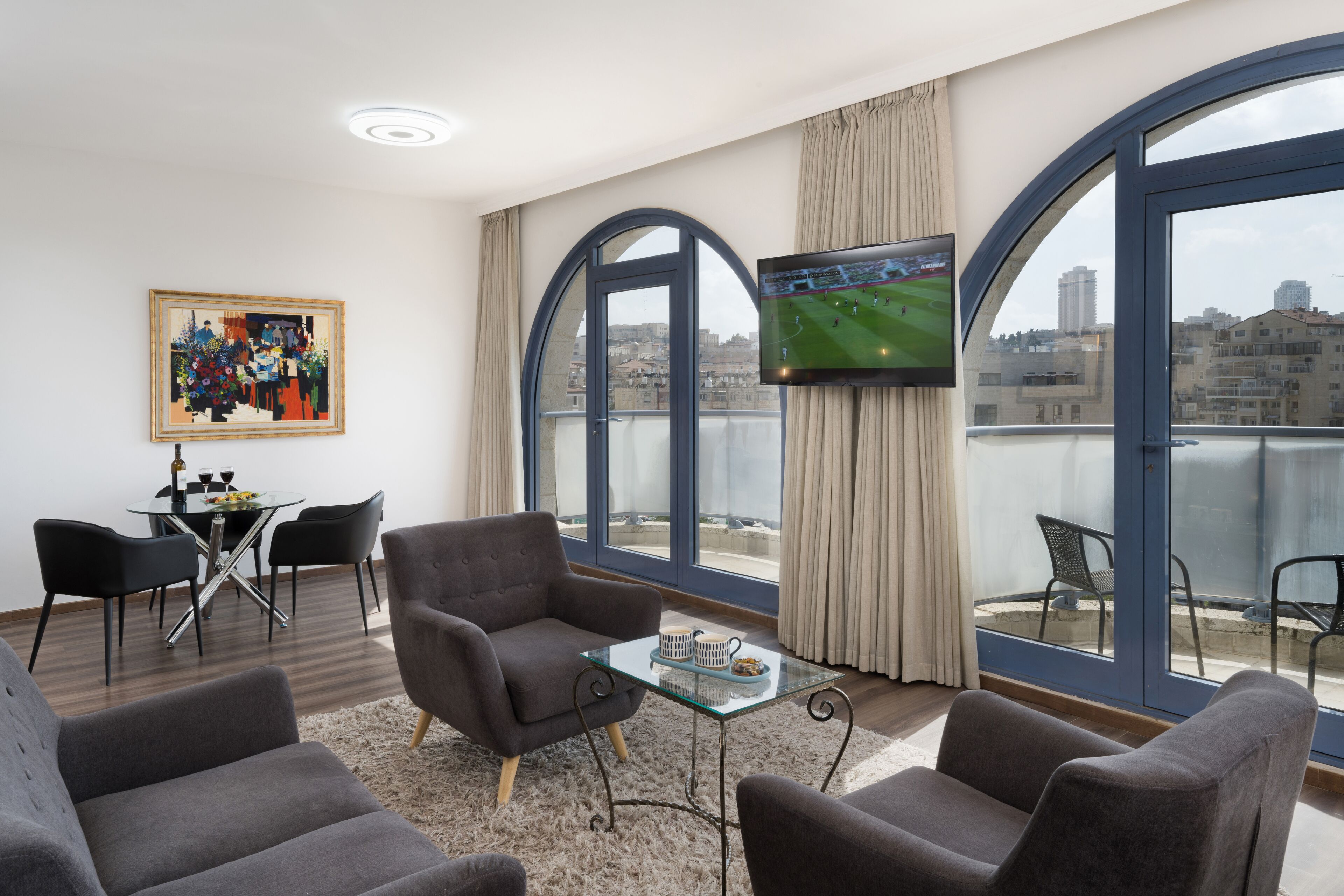 Executive Suite | Living area | LCD TV