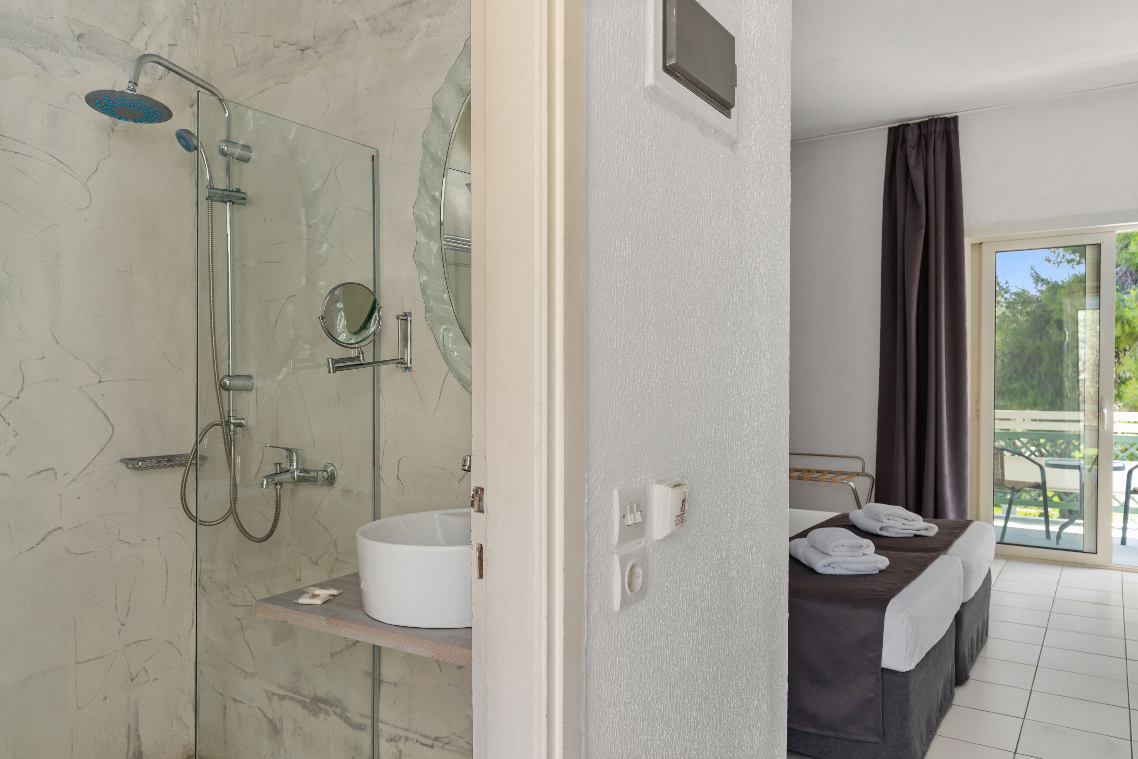 twin or double room bungalow garden view | 1 bedroom, minibar, in-room safe, soundproofing