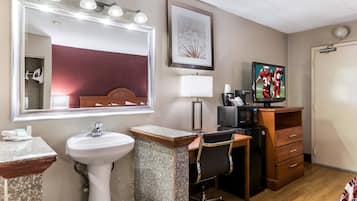 Superior kamer, 1 kingsize bed, niet-roken, bubbelbad | Luxe beddengoed, een bureau, verduisterende gordijnen, gratis wifi