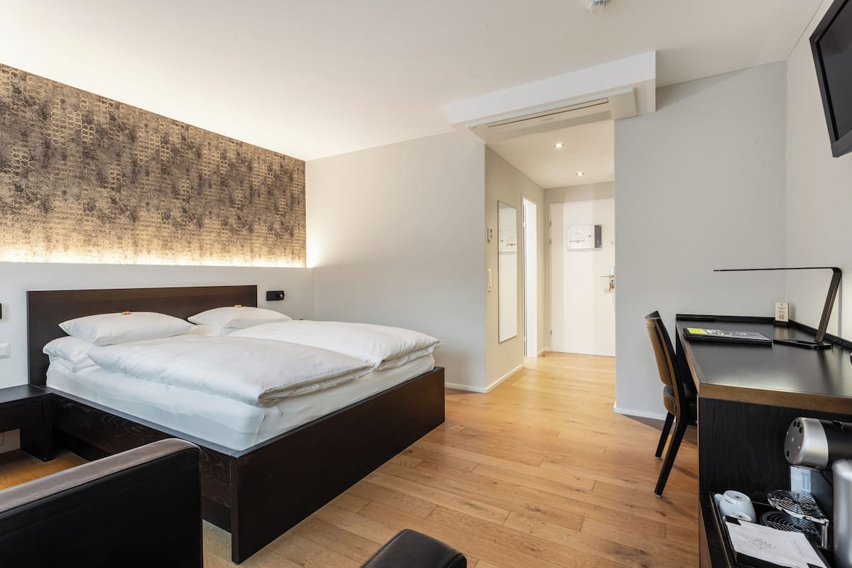 Superior - Room, 1 Queen Bed, Air Condition