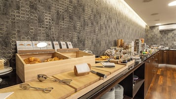 Petit déjeuner buffet compris tous les jours