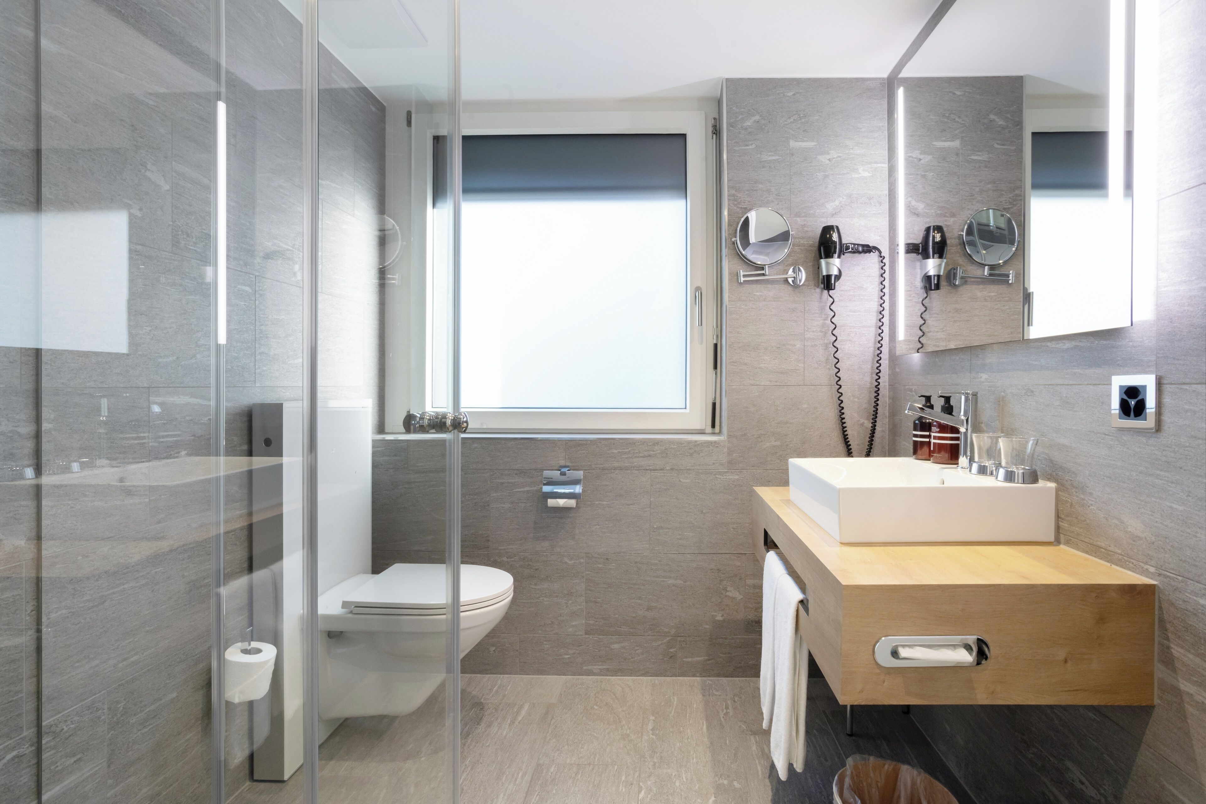 superior - room, 1 queen bed, air condition | bathroom | shower, hair dryer, towels