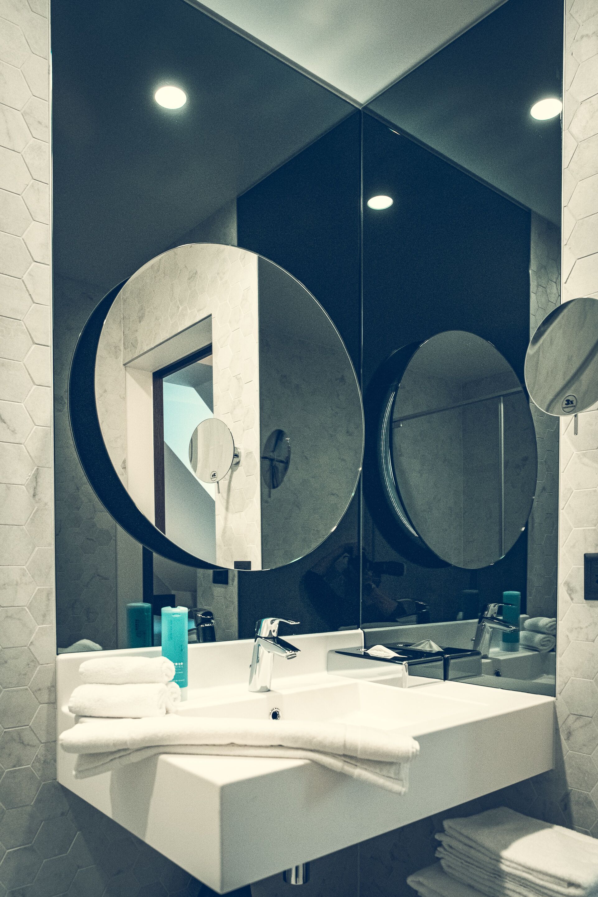 superior triple room | bathroom | free toiletries, hair dryer, towels, shampoo