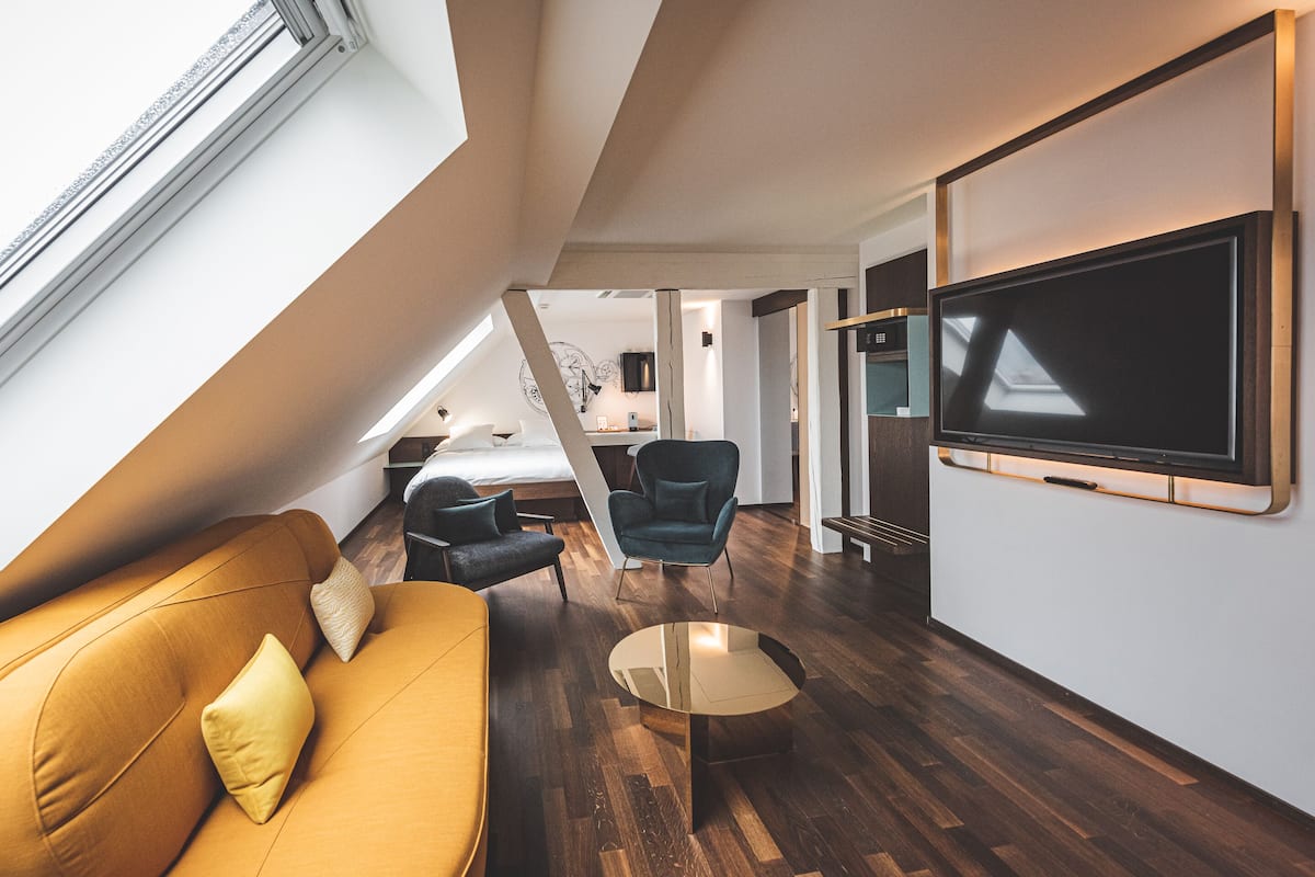 Junior Suite | Living area | Flat-screen TV