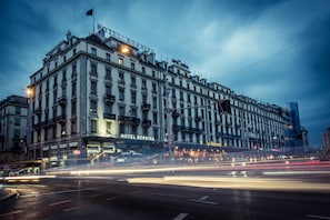 Front of property - evening/night - Hotel Bernina Geneva (Geneva)