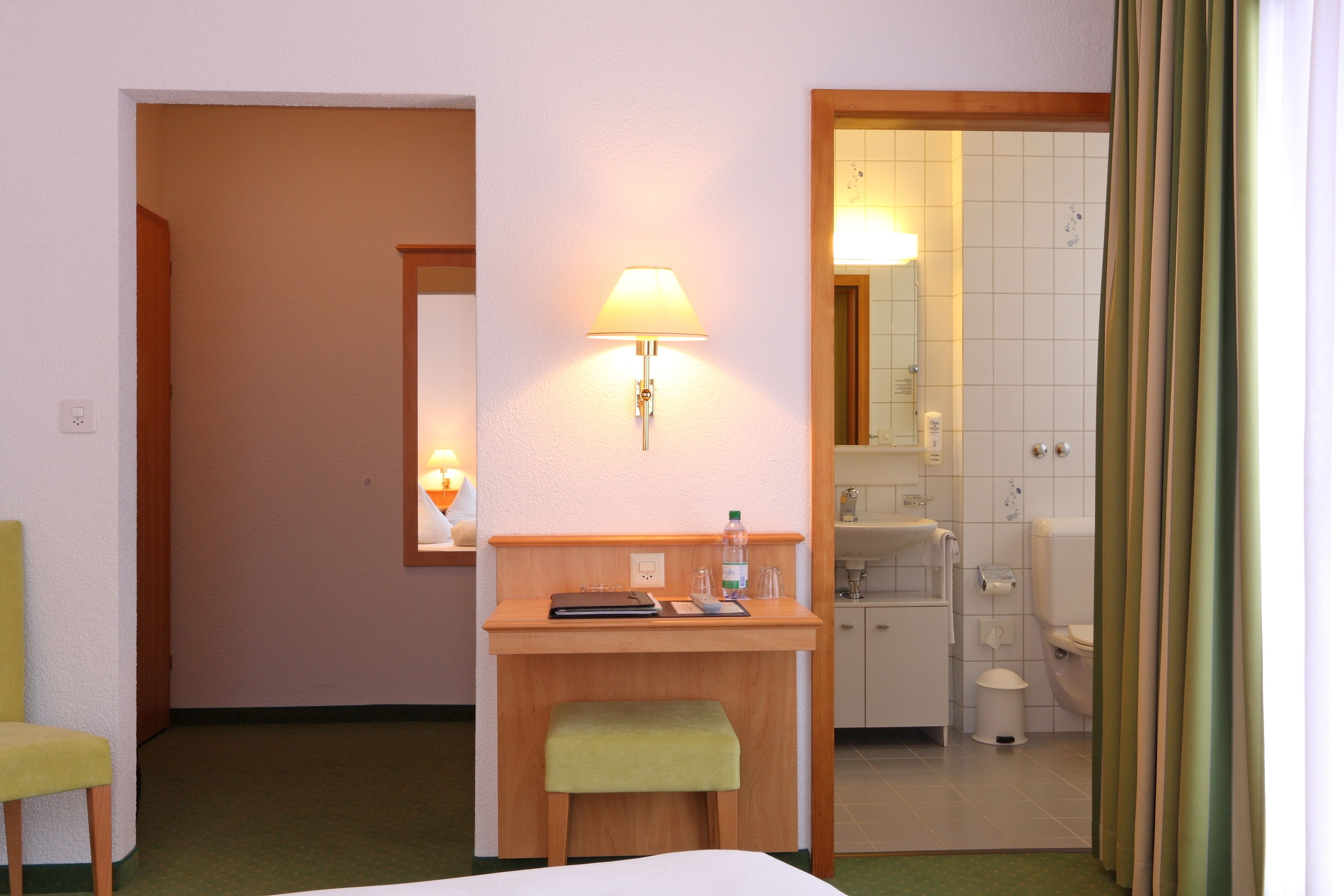 superior double room, mountain view | bathroom | combined shower/bathtub, hair dryer, towels