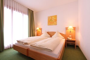 Suite, 1 camera da letto, vista montagna | Una cassaforte in camera, Wi-Fi gratuito, lenzuola, orologio con sveglia