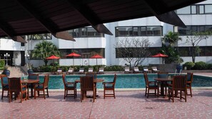 Poolside bar