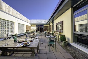 Breakfast, lunch and dinner served - Cork Airport Hotel (Cork)