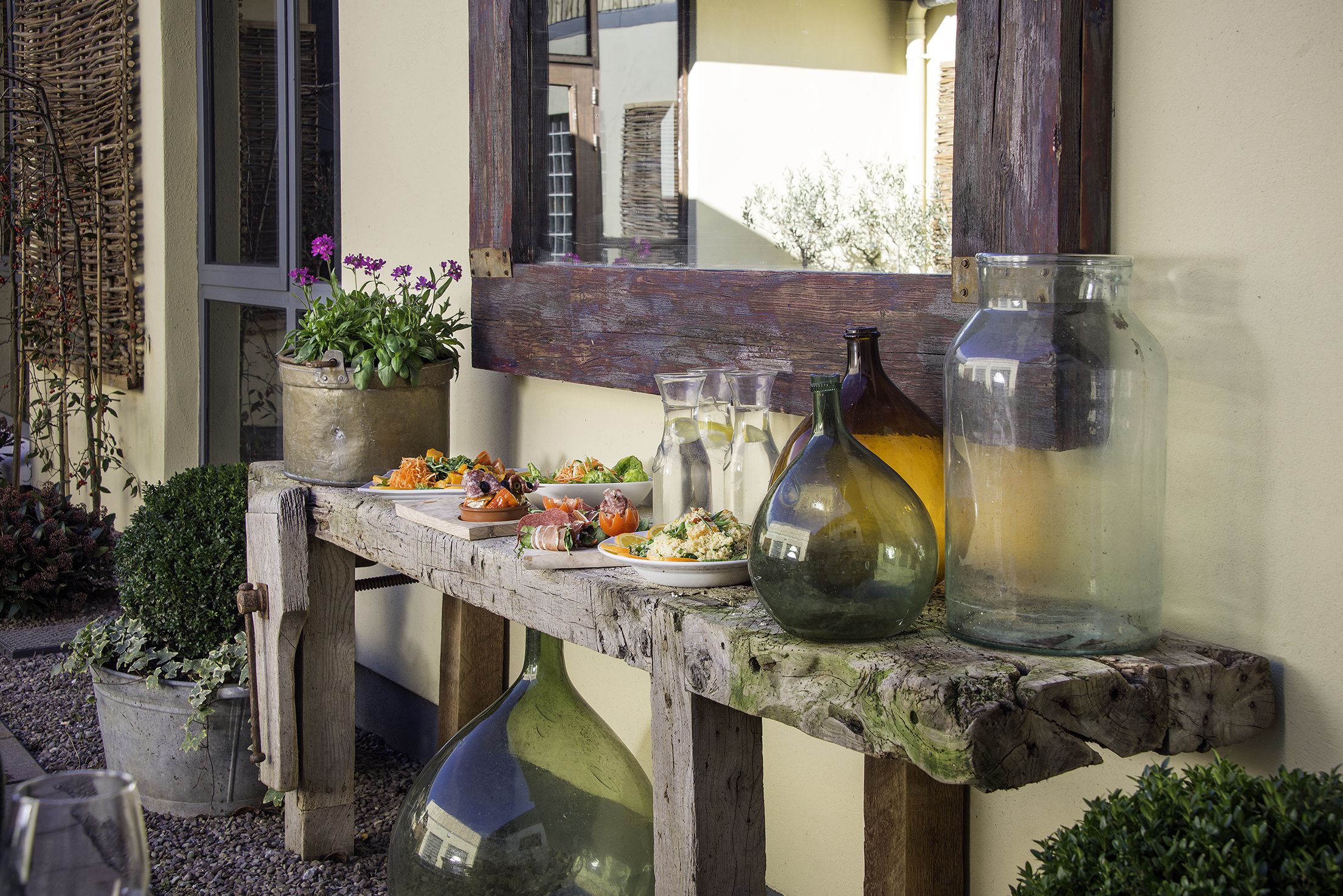 Se sirven desayunos, comidas y cenas 