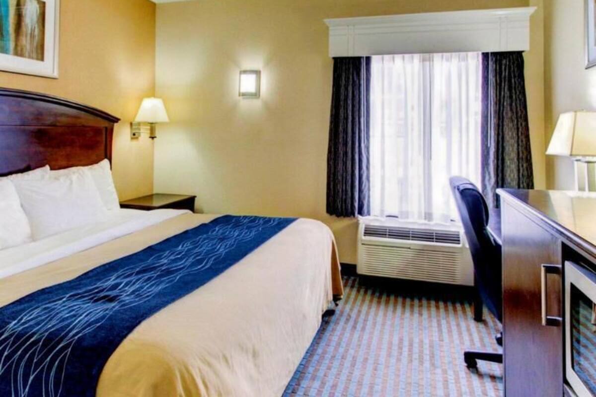 Desk, iron/ironing board, free WiFi, bed sheets