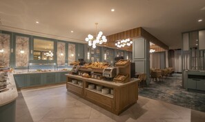 Breakfast and lunch served - Hilton Dublin (Dublin)