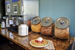 Tägliches inbegriffenes kontinentales Frühstück