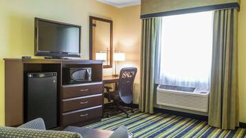 1 King Bed, 1 Single Bed, Efficiency, Nonsmoking | Ropa de cama de alta calidad y escritorio