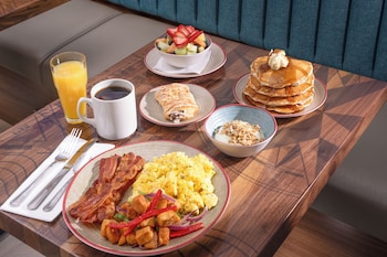 Free daily buffet breakfast at Compass by Margaritaville Hotel Naples