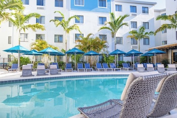 Pool amenities at Compass by Margaritaville Hotel Naples