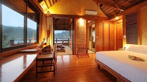 Minibar, in-room safe, desk, cots/infant beds - Nuku Hiva Keikahanui Pearl Lodge (Nuku Hiva)