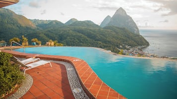 2 piscinas al aire libre, tumbonas