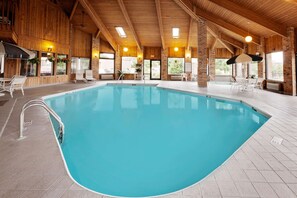 Pool - Baymont by Wyndham Battle Creek Downtown (Battle Creek)