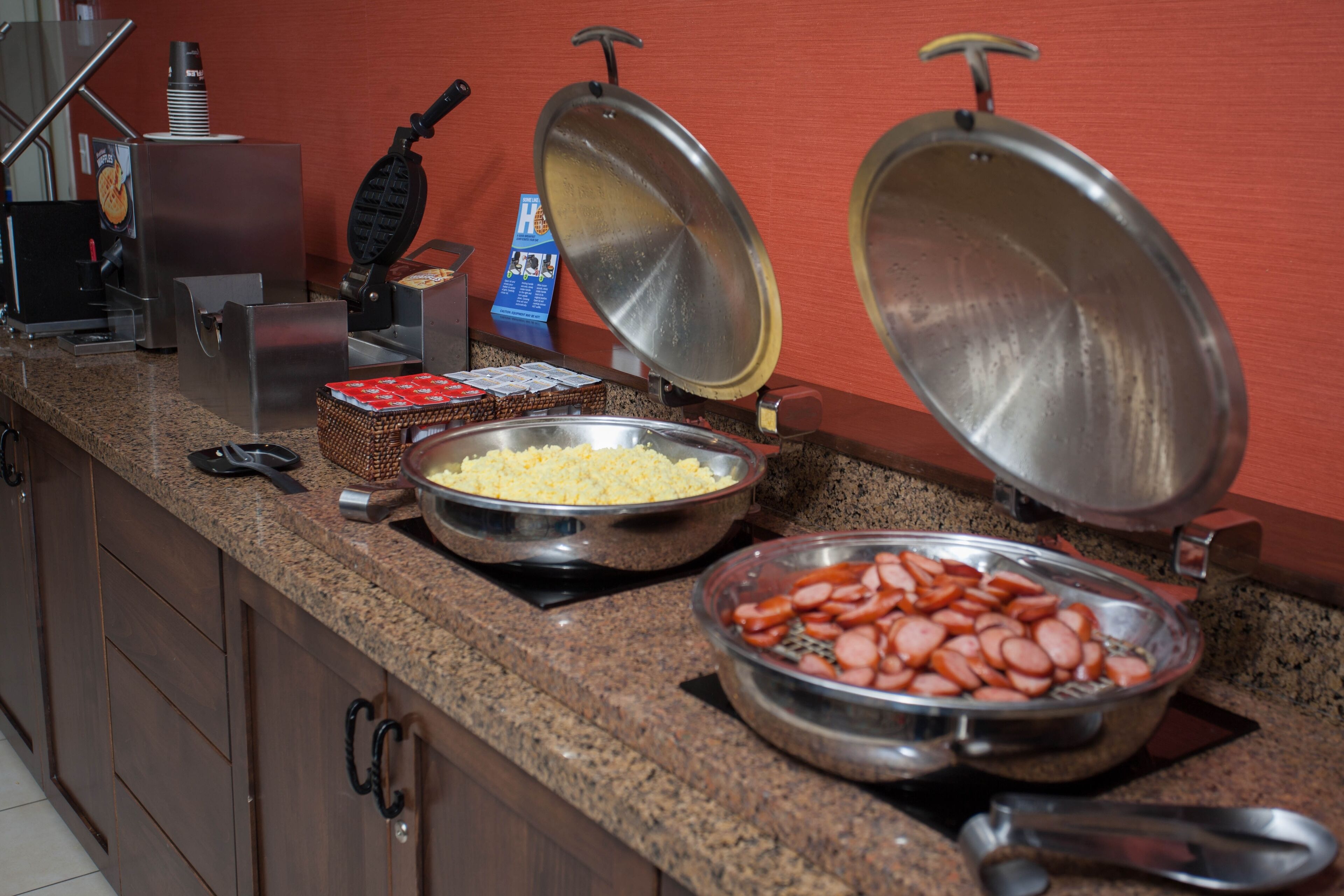 free daily continental breakfast