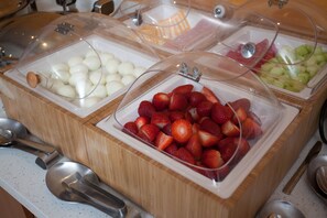 Free daily continental breakfast