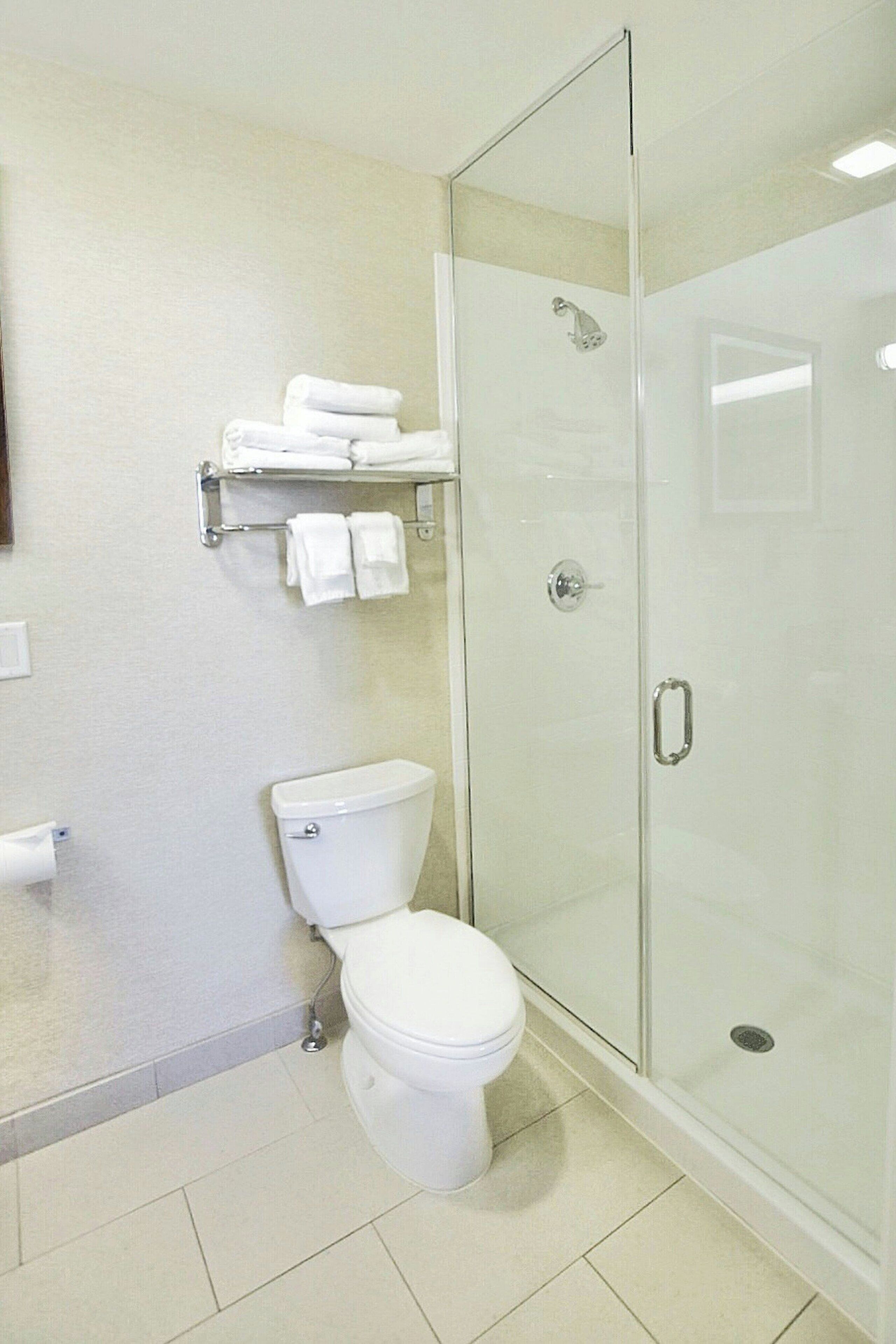 junior suite, 1 bedroom | bathroom | hair dryer, towels