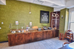 Free daily continental breakfast - Fairfield Inn & Suites by Marriott Grand Junction Downtown (Grand Junction)