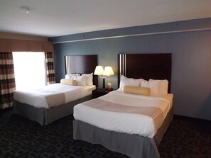 Down comforters, in-room safe, desk, laptop workspace - Best Western Plus Kalamazoo Suites (Kalamazoo)