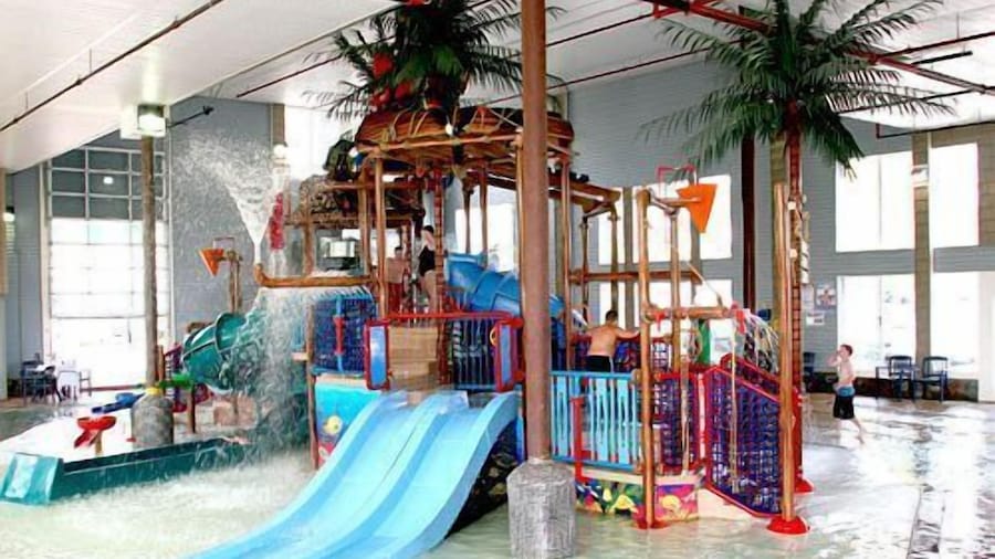 Crown Choice Inn & Suites Lakeview & Waterpark