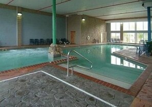 Indoor pool, seasonal outdoor pool, pool loungers