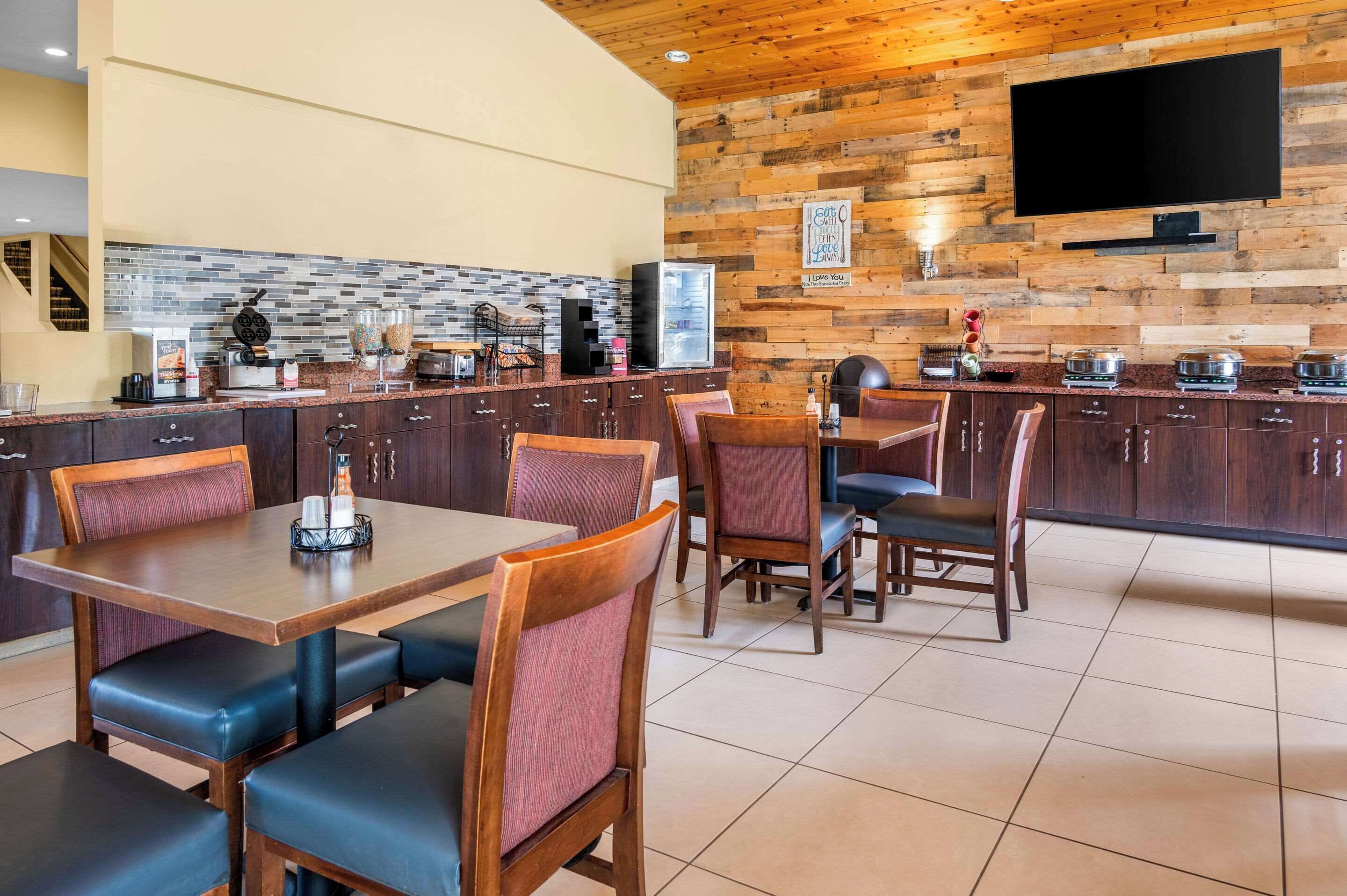 free daily on-the-go breakfast