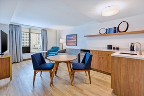 Suite, 1 cama King size | Servicios de la habitación