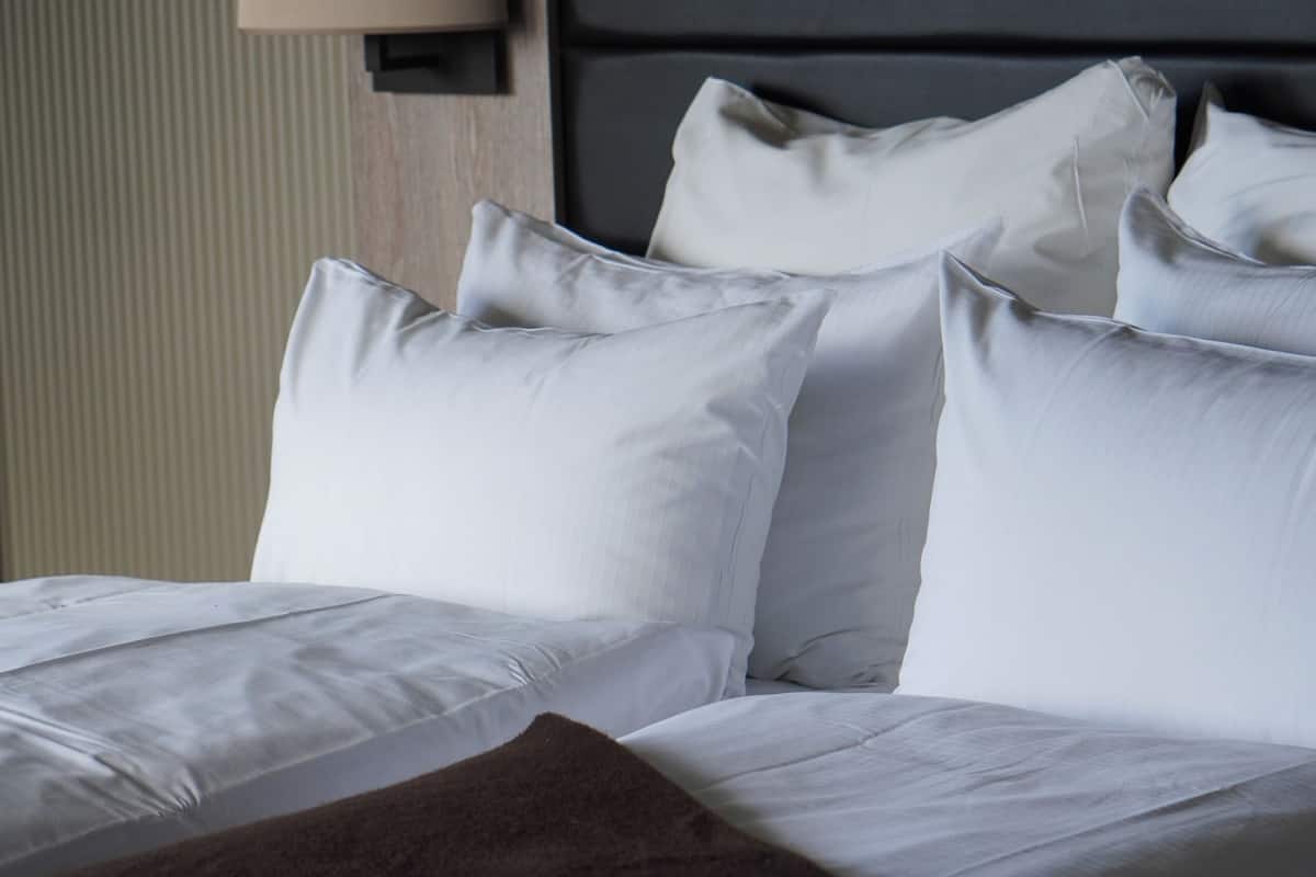 Colchones con pillow-top, minibar y escritorio