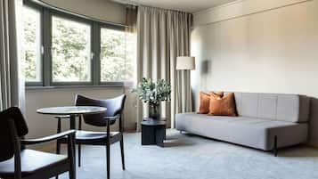 Pillowtop beds, minibar, desk, laptop workspace