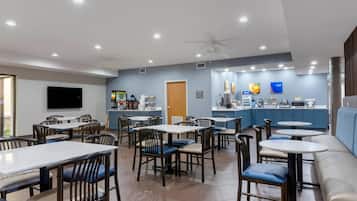 Café da manhã com buffet grátis