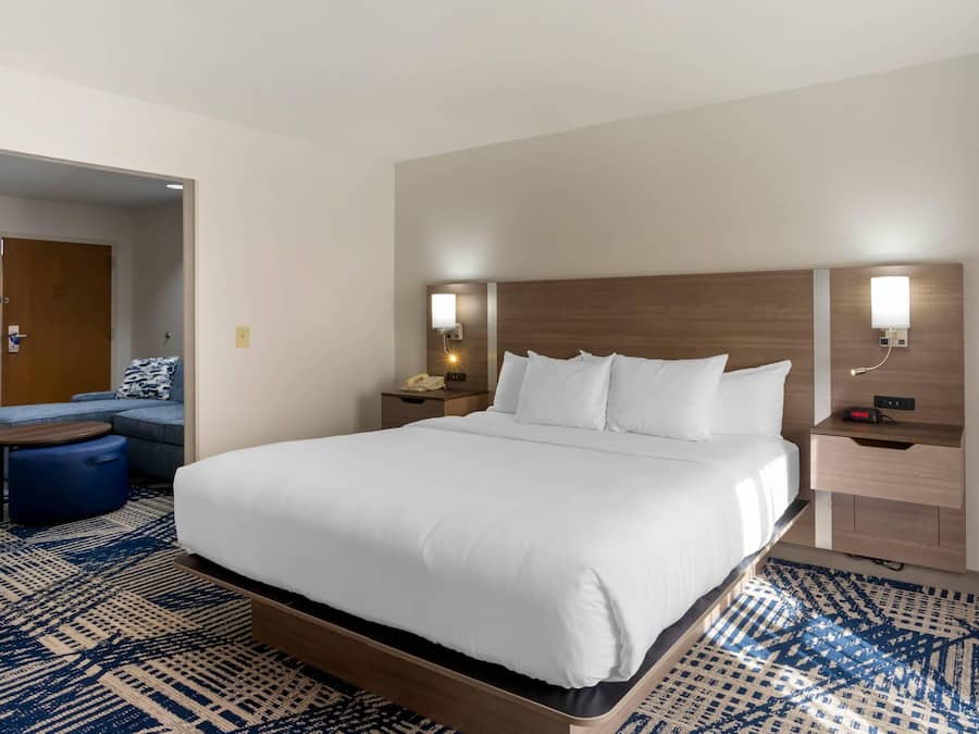 Cofres nos quartos, ferros/tábuas de passar roupa, Wi-Fi de cortesia