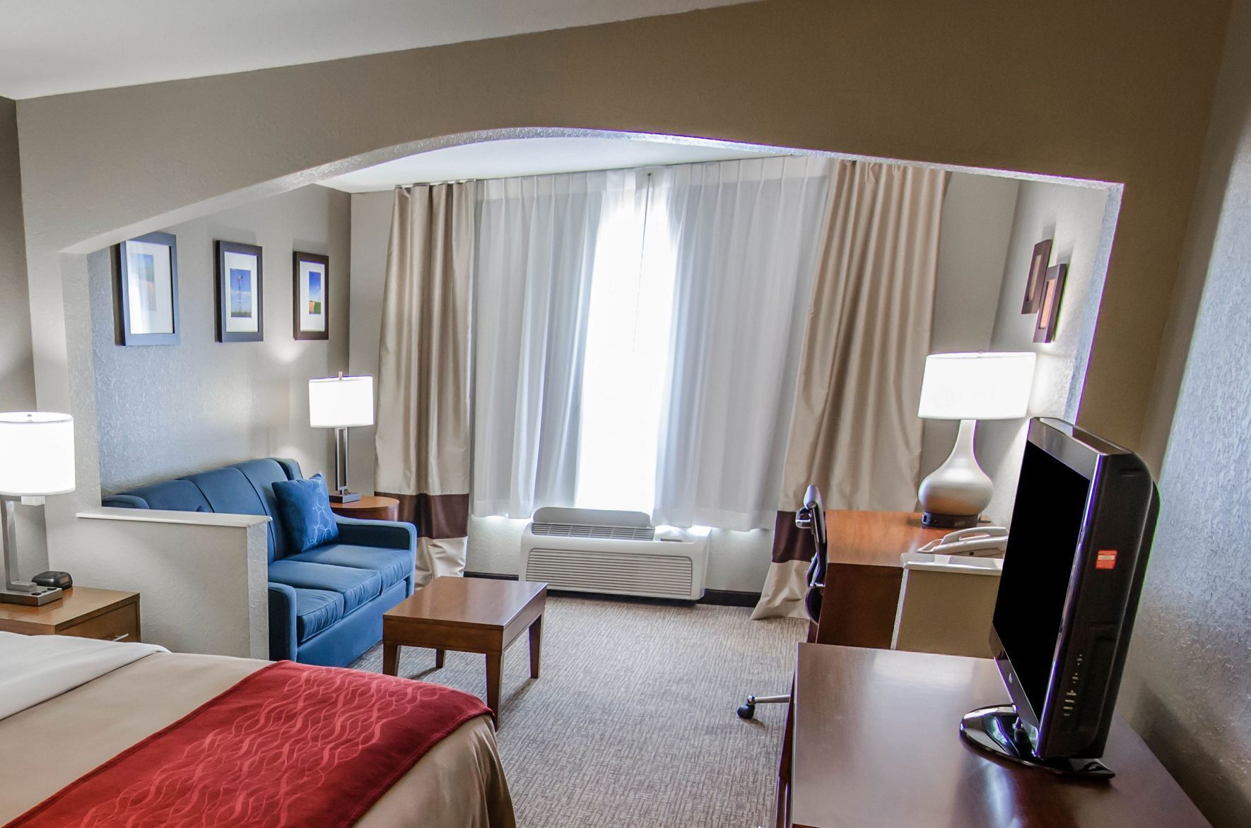 Desk, iron/ironing board, rollaway beds, free WiFi