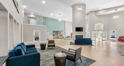 Quality Suites Waldorf
