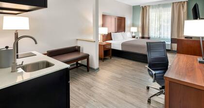 Quality Suites Waldorf