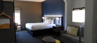 Comfort Suites
