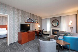 Suite, 1 Bedroom | Living area | Smart TV, Netflix