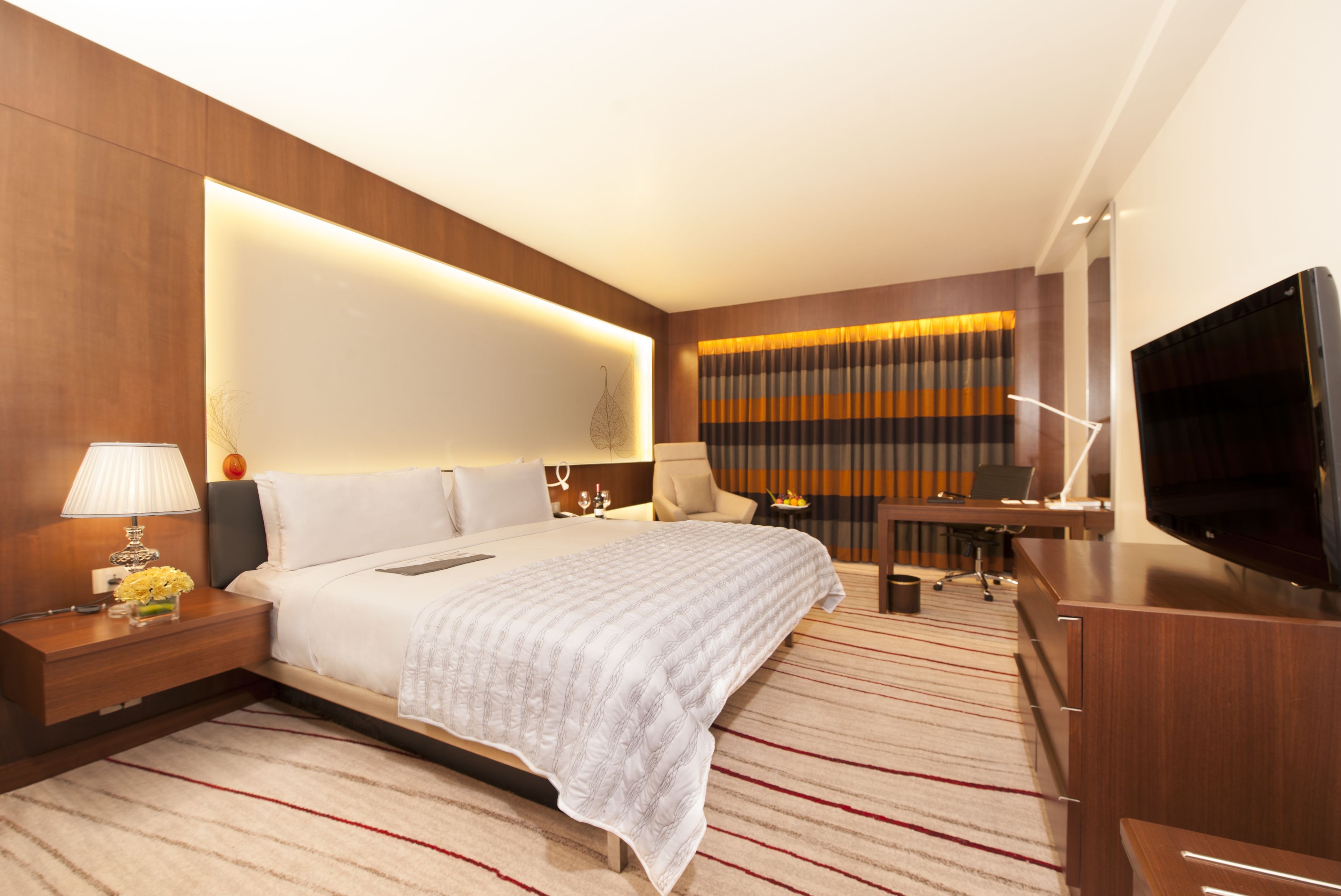 10 bedrooms, minibar, in-room safe, individually furnished