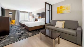 Suite, 2 camas Queen size, para no fumadores | Escritorio, cortinas blackout y tabla de planchar con plancha