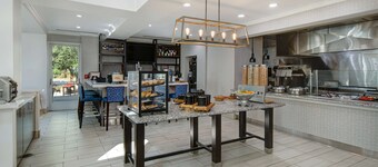 Hilton Garden Inn Detroit Metro Airport