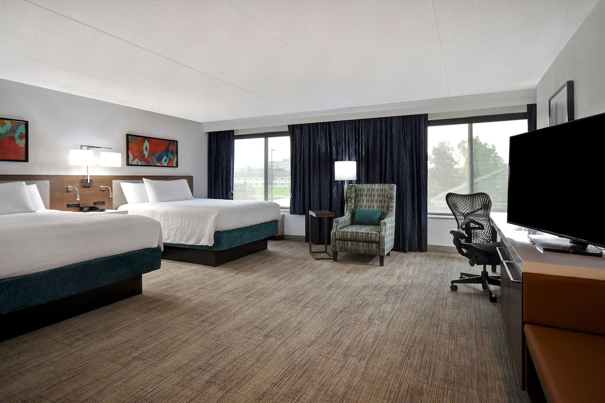 1 bedroom, desk, laptop workspace, blackout curtains