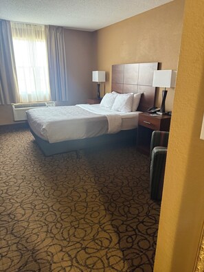 Room, 1 Queen Bed, Accessible, Non Smoking | Pillowtop beds, desk, laptop workspace, blackout drapes - Quality Inn & Suites Manistique (Manistique)