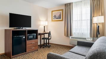 Pillowtop beds, desk, laptop workspace, blackout drapes