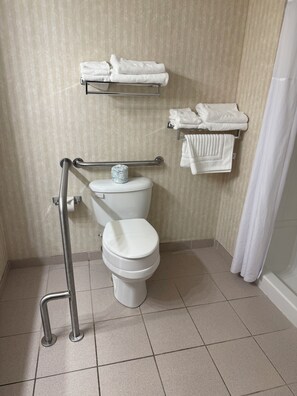 Room, 1 Queen Bed, Accessible, Non Smoking | Blackout drapes, iron/ironing board, bed sheets