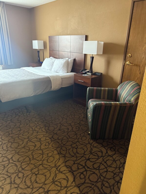 Pillowtop beds, desk, laptop workspace, blackout drapes - Quality Inn & Suites Manistique (Manistique)